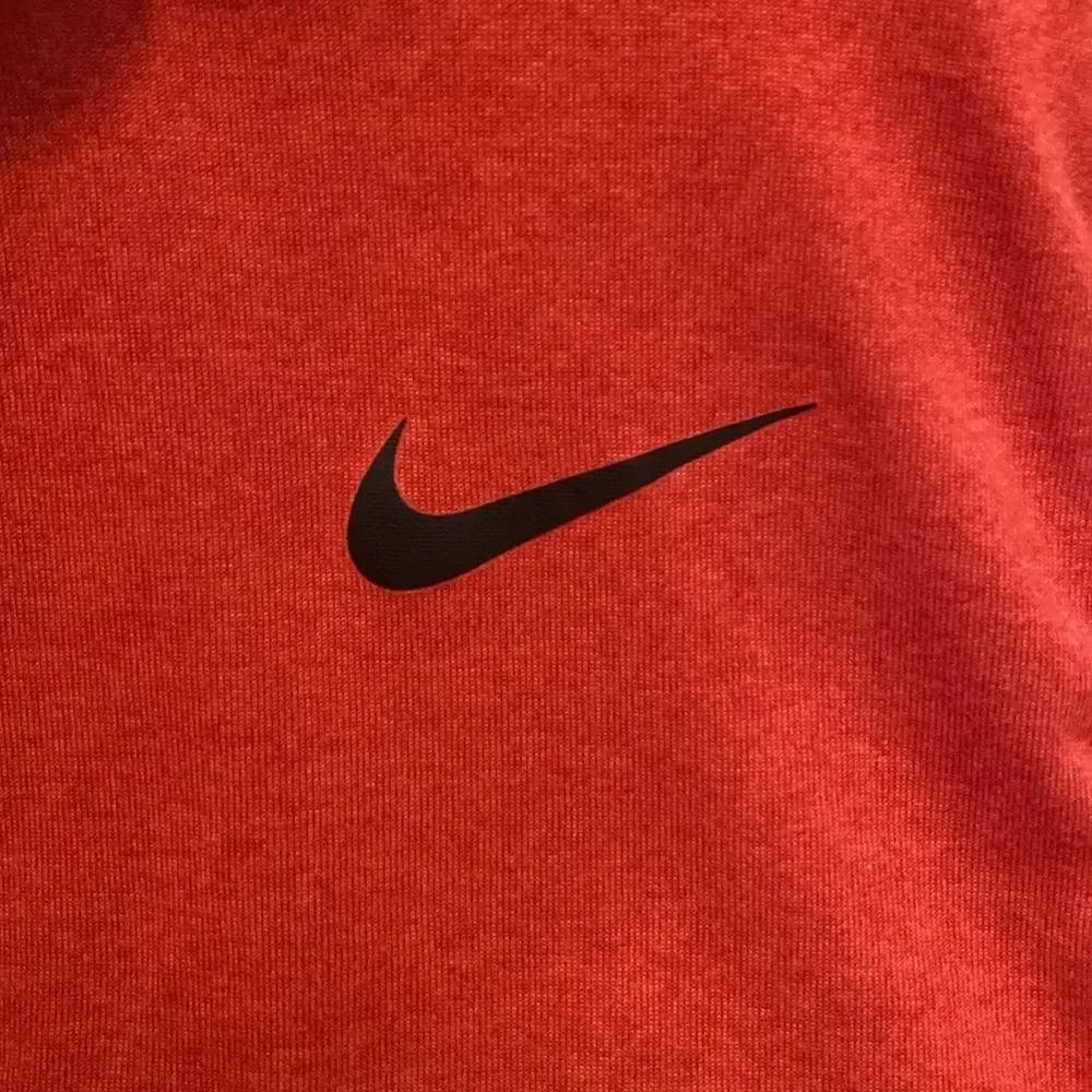 Nike Dri-Fit The Nike Tee Red Size Medium Crewneck Short Sleeve Athletic